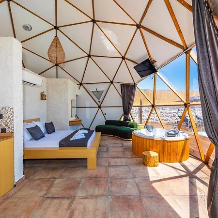 Kalkan Dome & Deluxe לינה וארוחת בוקר