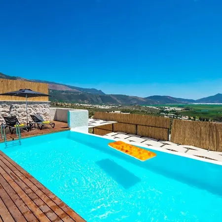 לינה וארוחת בוקר Kalkan Dome & Deluxe קס