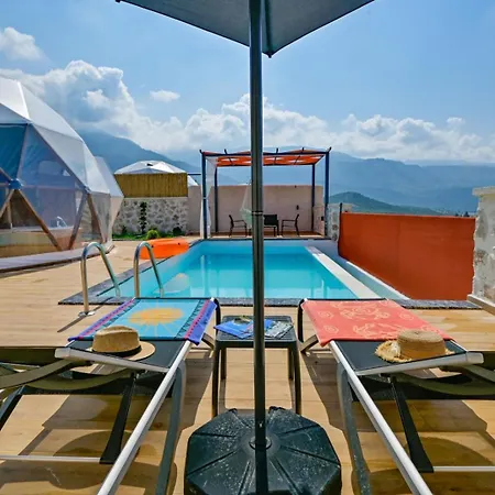 לינה וארוחת בוקר Kalkan Dome & Deluxe קס