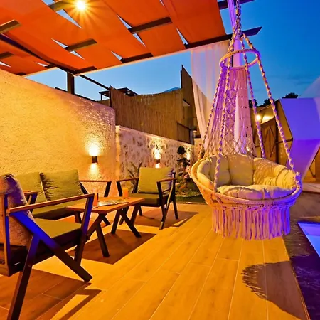 Kalkan Dome & Deluxe לינה וארוחת בוקר